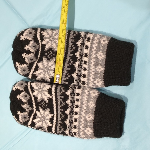 Mix&Match 3/$25 ❄️ Girl's Warm Lined Mittens - Picture 3 of 5